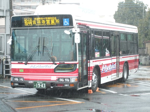 小田急バス10-A251