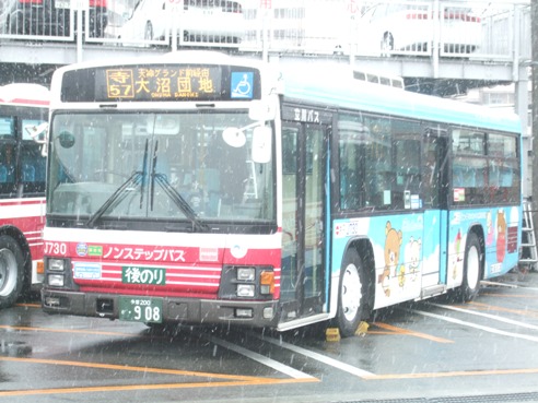 立川バスJ730リラックマラッピングバス