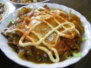 半熟とろとろ目玉焼きのせカレースパイシー