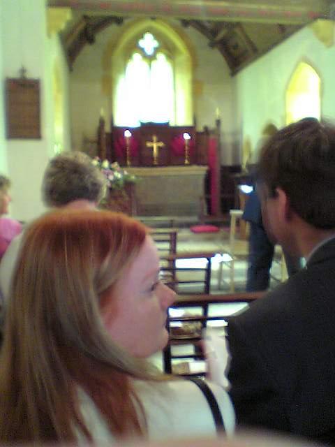 結婚式前の教会の中