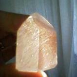 ピンクっぽいルチル