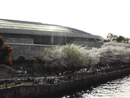 春の大阪城ホール