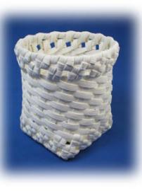 斜め編み目の籠
