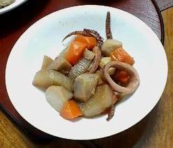 イカと大根里芋の煮物