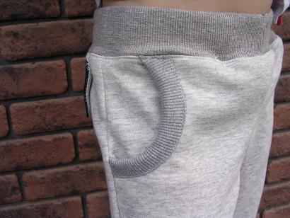 ニット　ストレートパンツ　グレー霜降り　前ポケットアップ