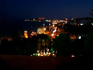 ホテルのルーフガーデンレストランから