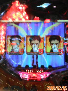 バックにいるのは弐号機