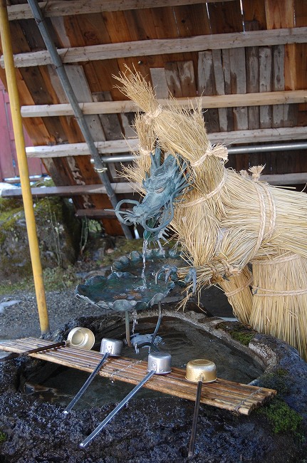 お手水場の龍