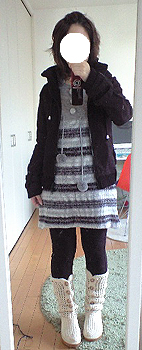 ぼんぼん付きストライプニットワンピース 01