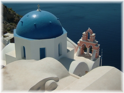 青いドームの教会