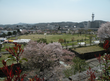 本丸御殿跡広場から