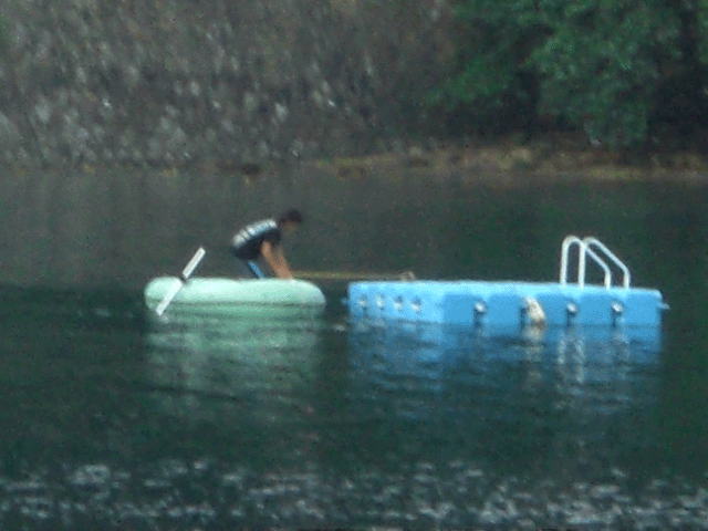 8月の連休にチビ達を連れて2回目の海水浴に行きました。勿論、グルメな酒のつまみ、燻製ほっけも持参です。/9