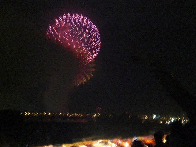 酒のつまみ　とビールをしこたま買い込んでの登場！